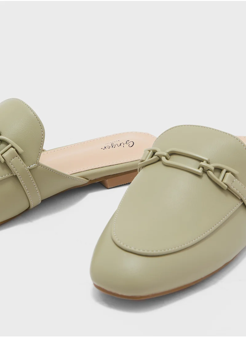 جينجر Tonal Trim Detail Slip On Shoe