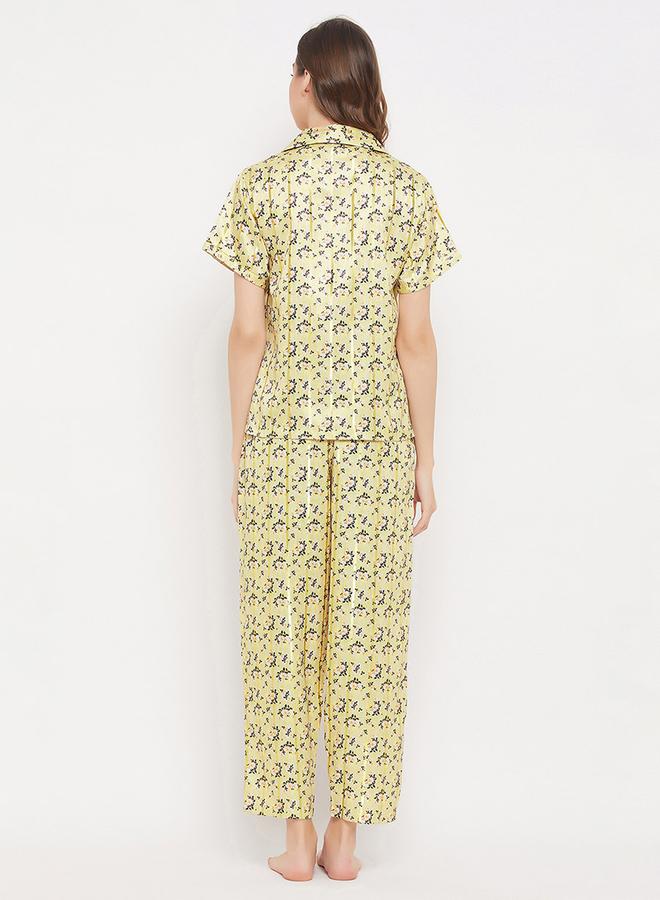 كلوفيا طقم من بنطال بيجاما مع بلوزة مطبعة بزهور وأزرار - Image 4