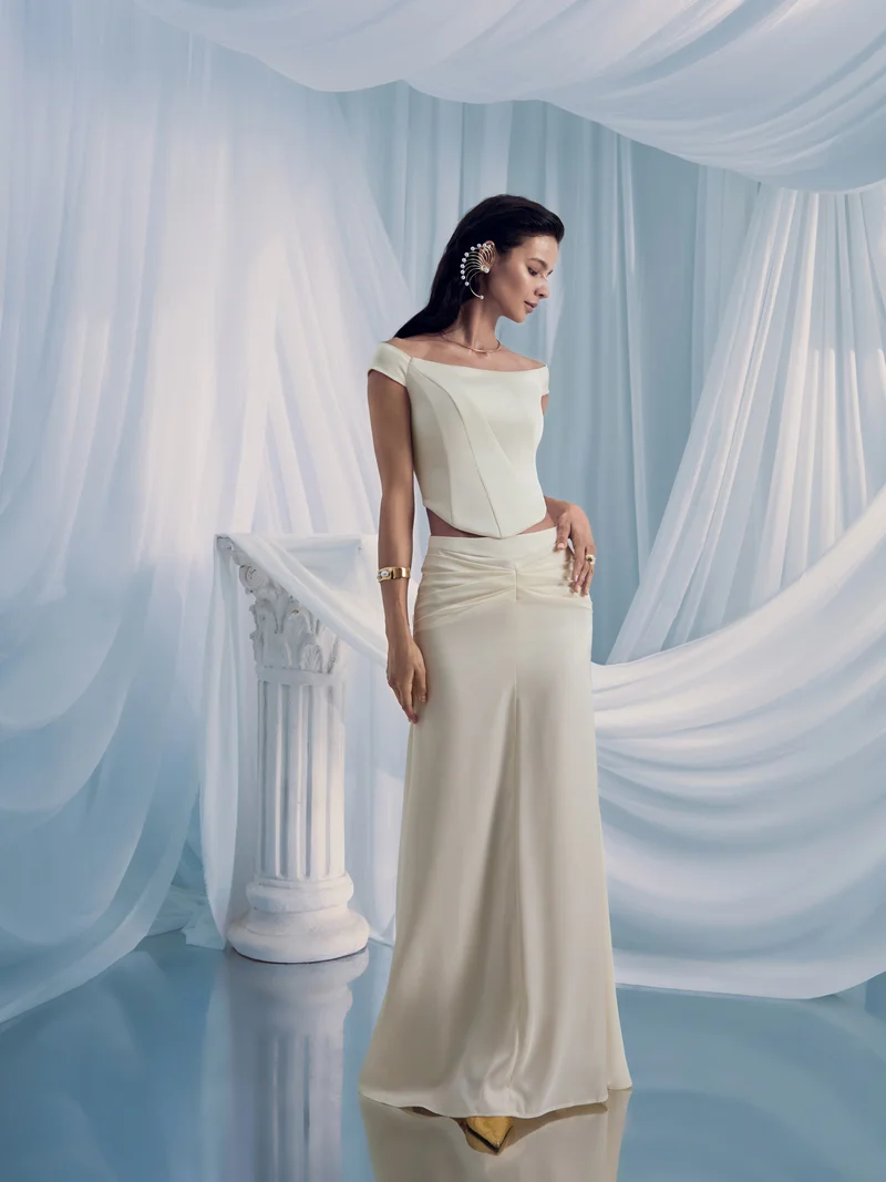 ليتشي توب مشد من الساتان مع عظام غير متماثلة