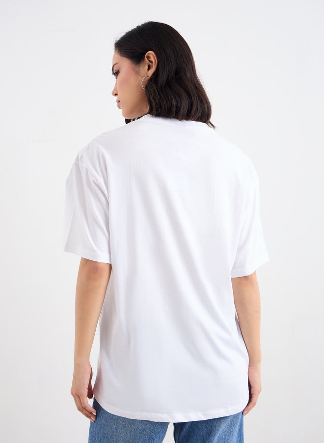 ستايلي تيشيرت فضفاض بتفاصيل زهور مُطرزة - Image 4