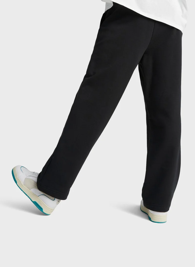 PUMA Classics Straight Sweatpants