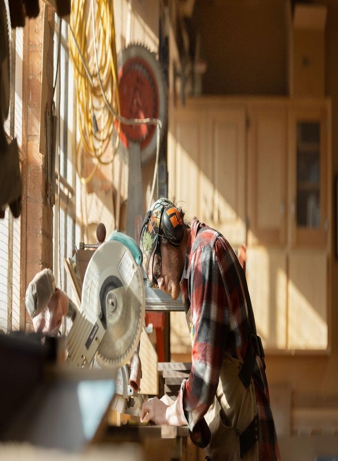 إيدج نظارات السلامة EDGE Brazeau الملفوفة، مضادة للخدش، غير قابلة للانزلاق، مقاومة للأشعة فوق البنفسجية 400، درجة عسكرية، متوافقة مع معايير ANSI/ISEA وMCEPS، عرض 5.04 بوصة، إطار أبيض/عدسة دخانية - Image 4