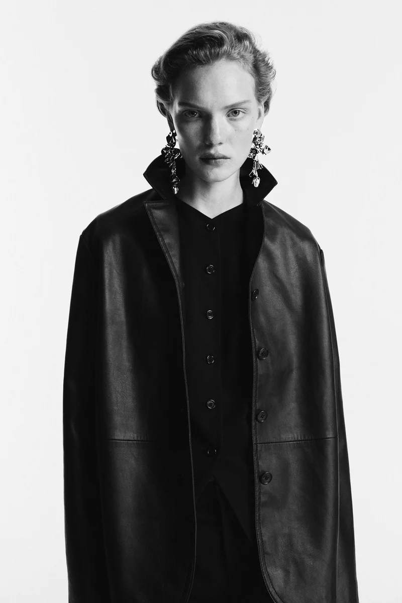 اتش اند ام حلق بتعليقة على شكل زهرة