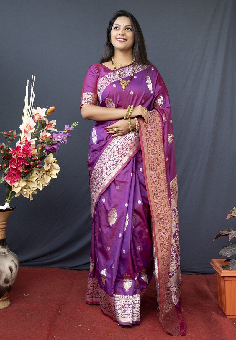 AMIRAT Women's Banarasi Silk Saree With Pure Golden Zari Woven With Unstitched Blouse Piece - Image 2