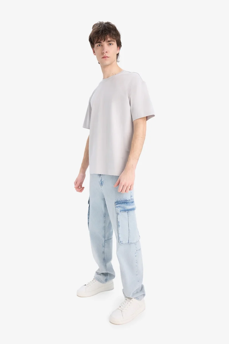 ديفاكتو Oversize Fit Crew Neck Short Sleeve T-Shirt