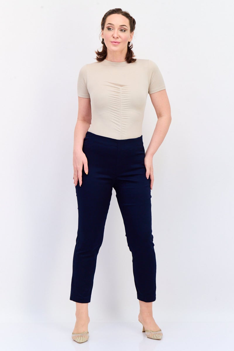 DeFacto سروال قصير نسائي بقصة عادية بلون Navy - Image 3