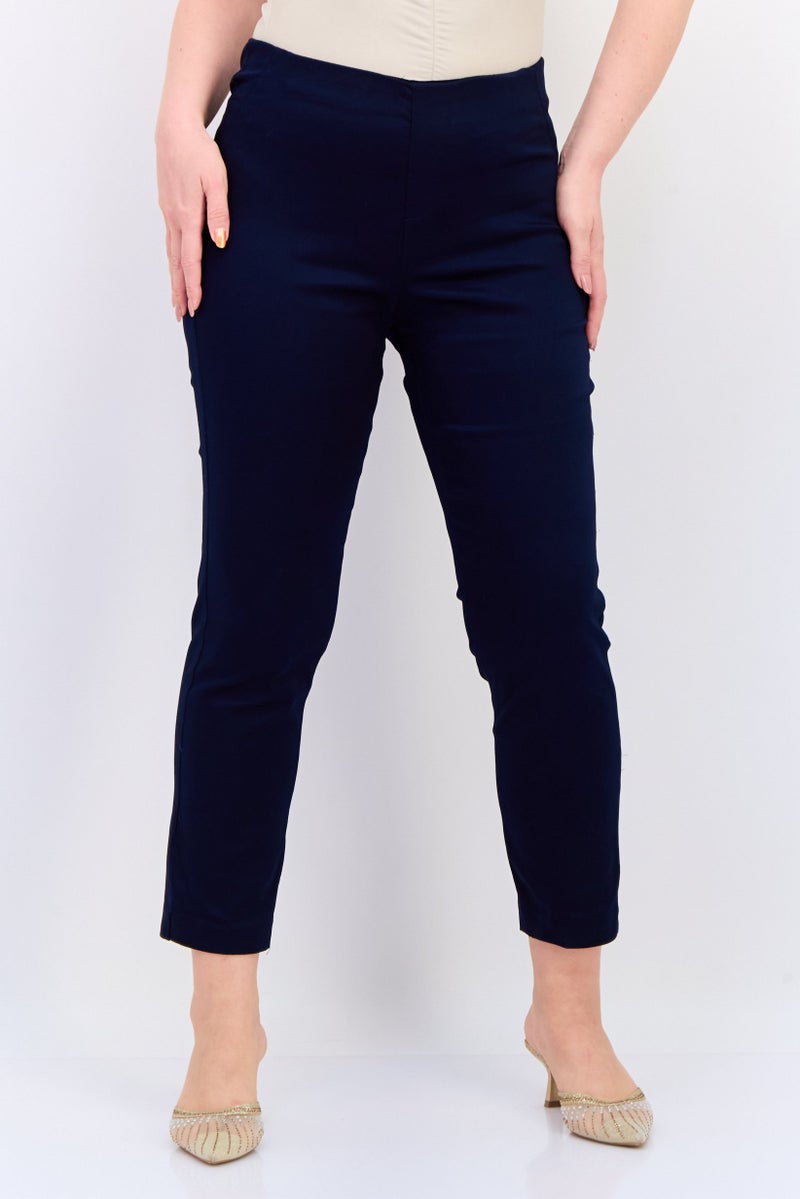 DeFacto سروال قصير نسائي بقصة عادية بلون Navy - Image 1