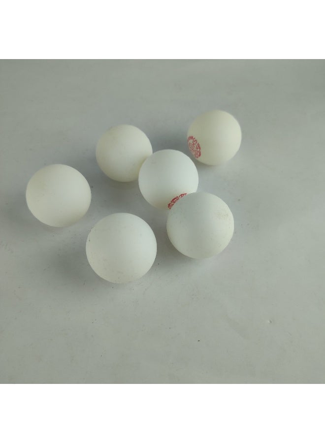 كرات تنس الطاولة - عبوة من 6 كرات تنس طاولة - خفيفة الوزن ومتينة بدون درزات بيضاء كبيرة الحجم لألعاب الكرنفال والحفلات - Image 3