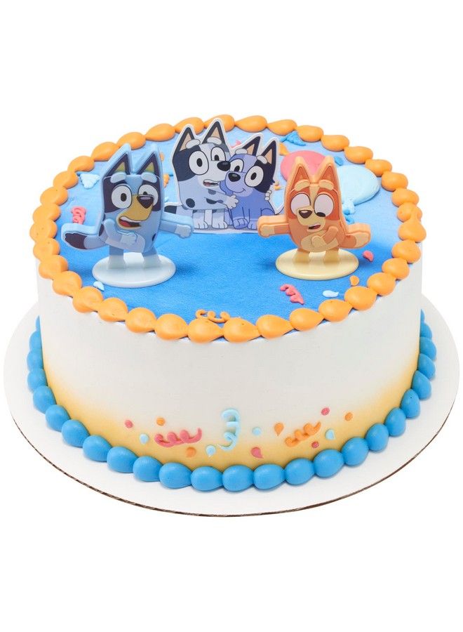 DecoPac زينة كعكة من Decoset® Bluey Dance Mode مكونة من 3 قطع مع شخصيات Bluey وBingo وكعكة وجوارب من مادة البولي بيك لحفلات أعياد الميلاد والاحتفالات - Image 5