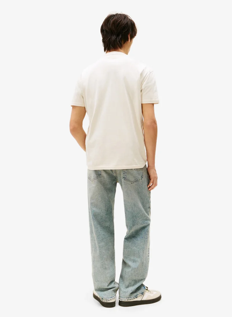 TOMMY JEANS Logo Regular Fit Crew Neck T-Shirt