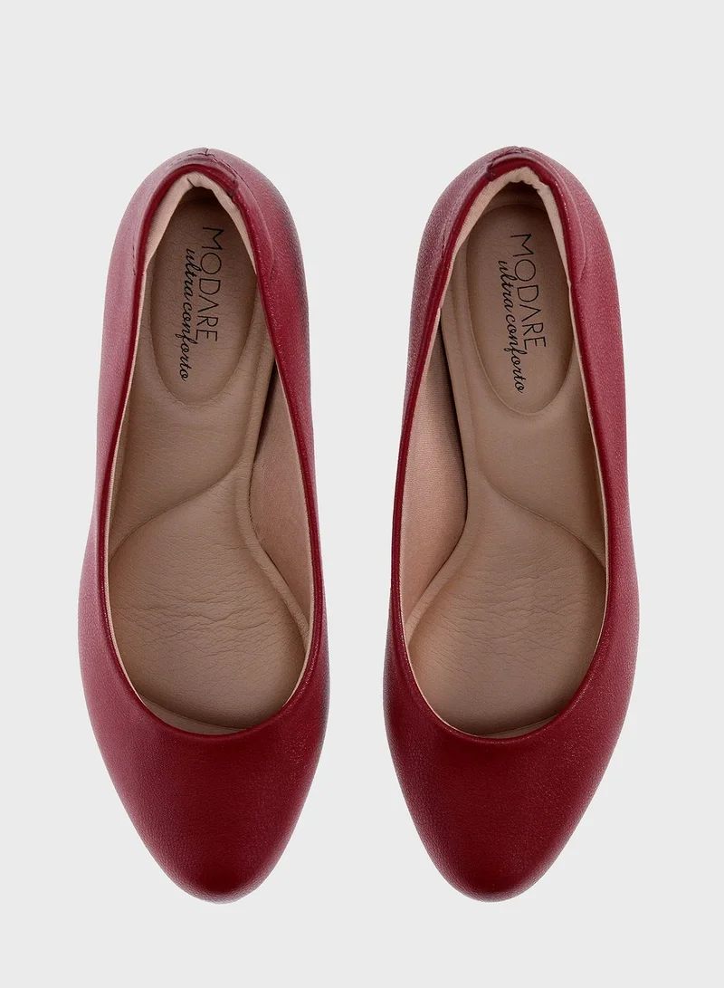 مودار أحذية أمية مدببة بكعب منخفض