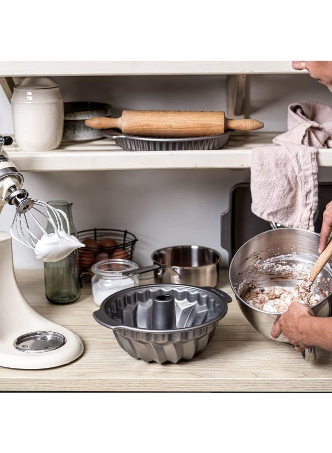KitchenAid Nonstick Aluminized Steel Bundt Cake Pan Grey 24cm CC003297-001 - Image 2