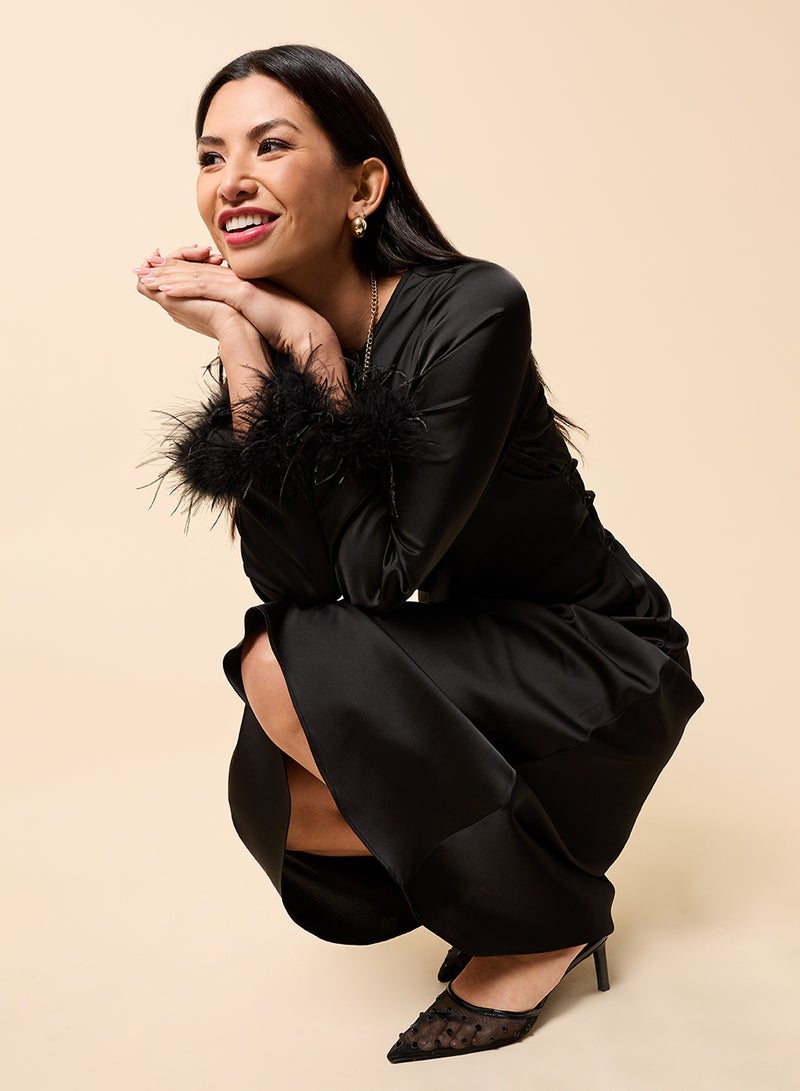 Little Mistress Feather Hem Sleeve Detail Maxi Dress - Image 3