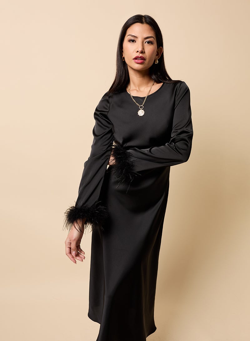 Little Mistress Feather Hem Sleeve Detail Maxi Dress - Image 5