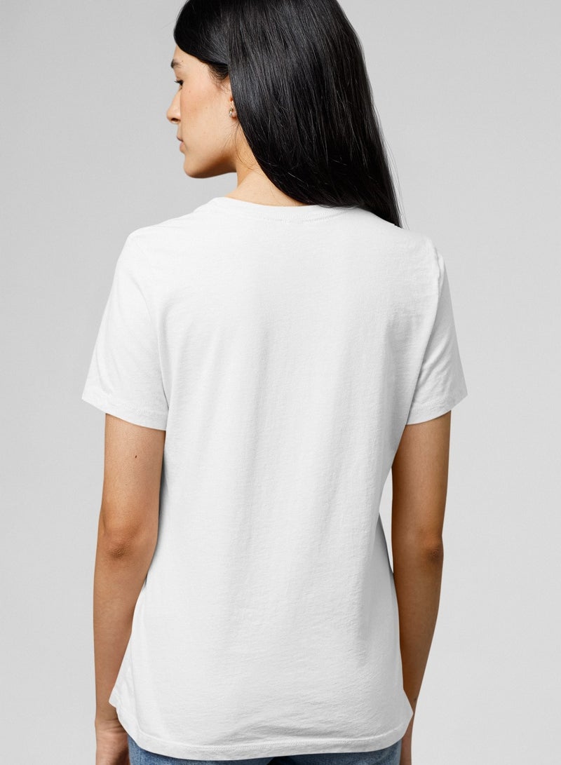 MERCH تي شيرت نسائي مستوحى من دولسي وبنانا بأسعار معقولة - Image 2