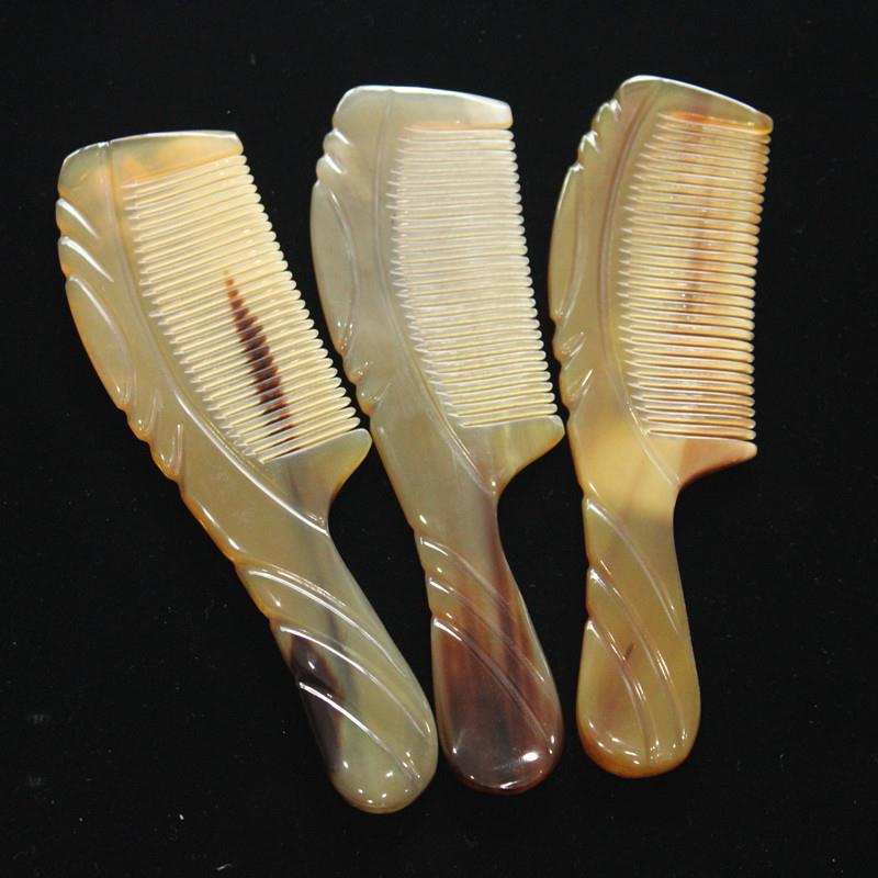 Generic Manufacturer Wholesale Yellow Horn Comb Yak Horn Comb Buffalo Horn Comb Thickeneded Fat Comb Bag Comb Flap Pocket Pants Comb Anti-static 16cm long handle carved comb