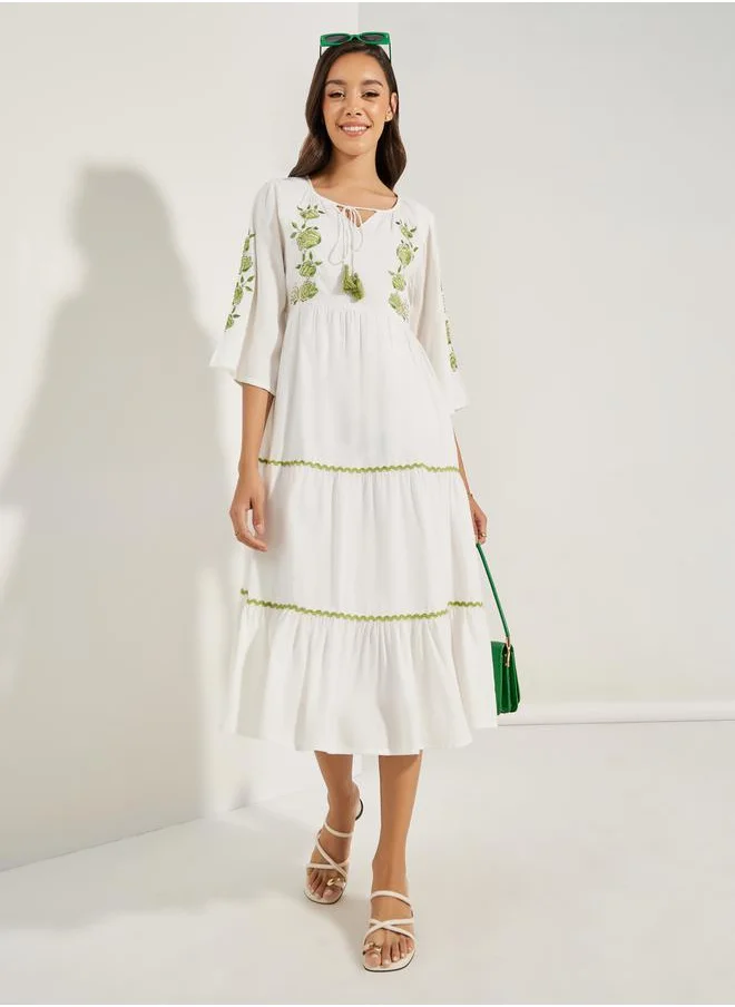 ستايلي Embroidered Panel Tie Tassel Midi Dress