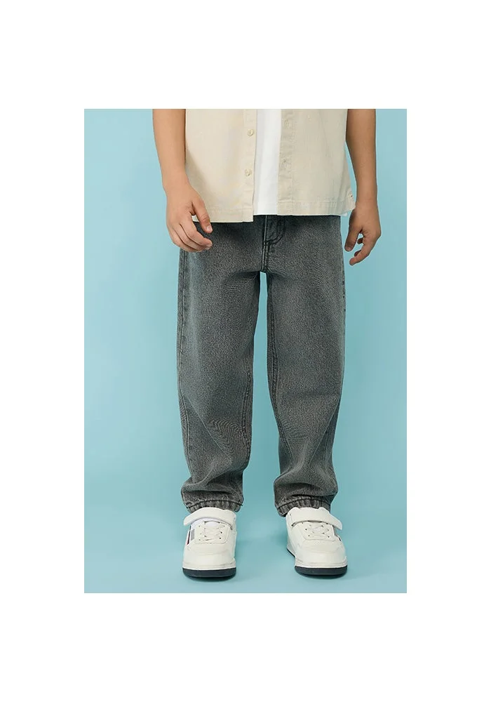 R&b Washed Relaxed Jeans with Button Closure