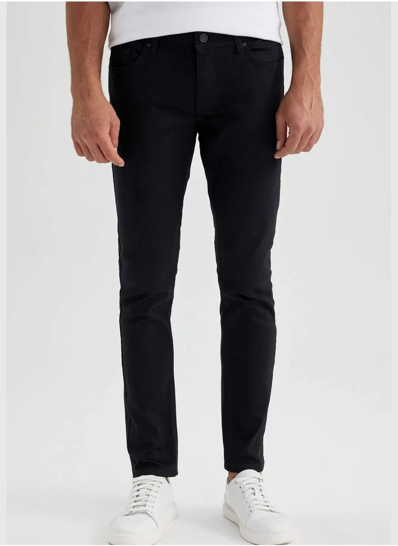 ديفاكتو Skinny Fit Trousers