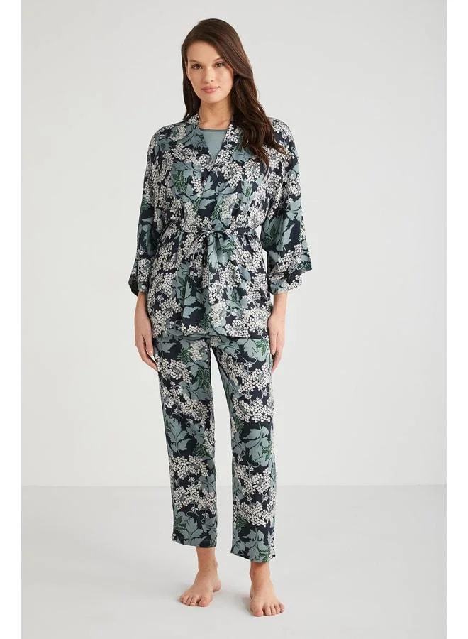 Beauty Mood three-piece pajama set.