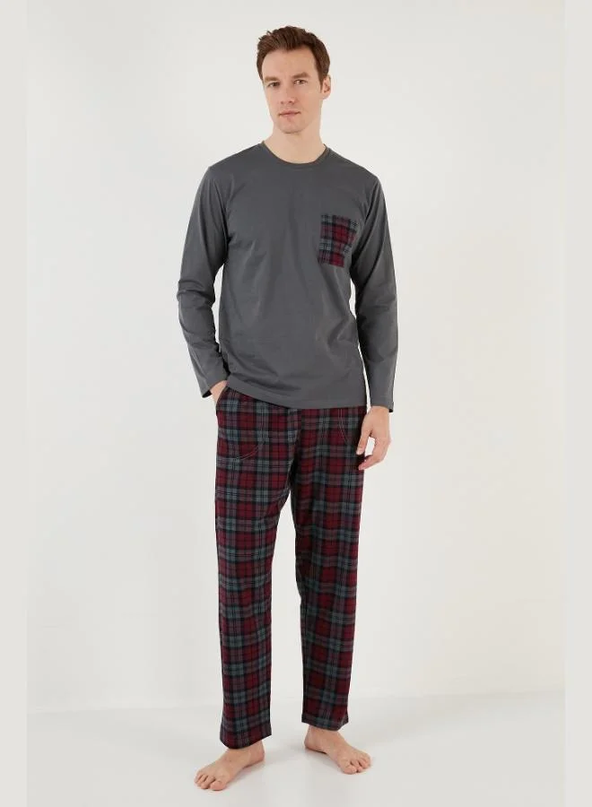 بوراتي طقم بيجامة رجالي قطن % بخصر مطاطي وجيوب بنقشة مربعات