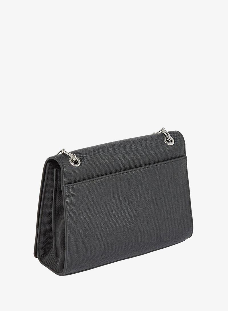 كالفن كلاين حقيبة سلسلة متوسطة قابلة للتحويل - Image 3