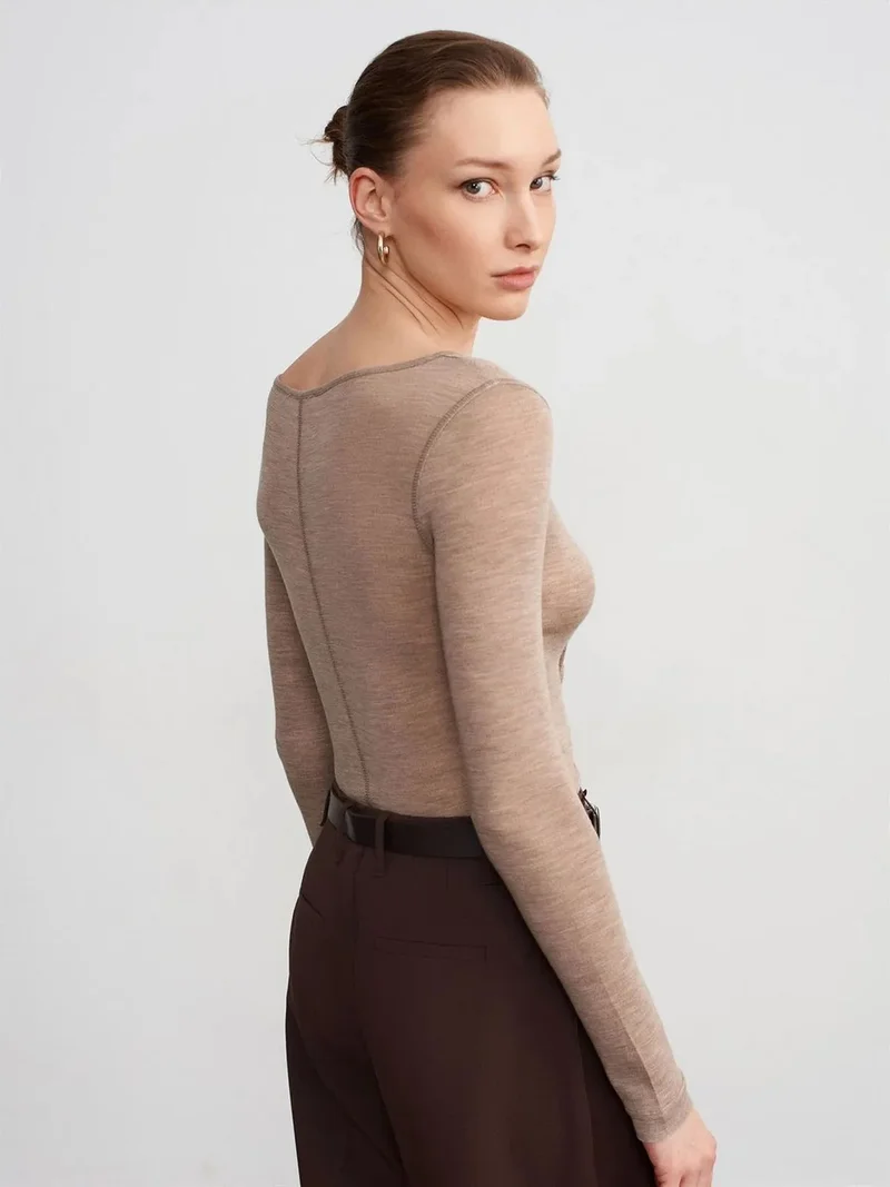 ديلفين Dilvin Slim-Fit Wool Knit Blouse With Buttons