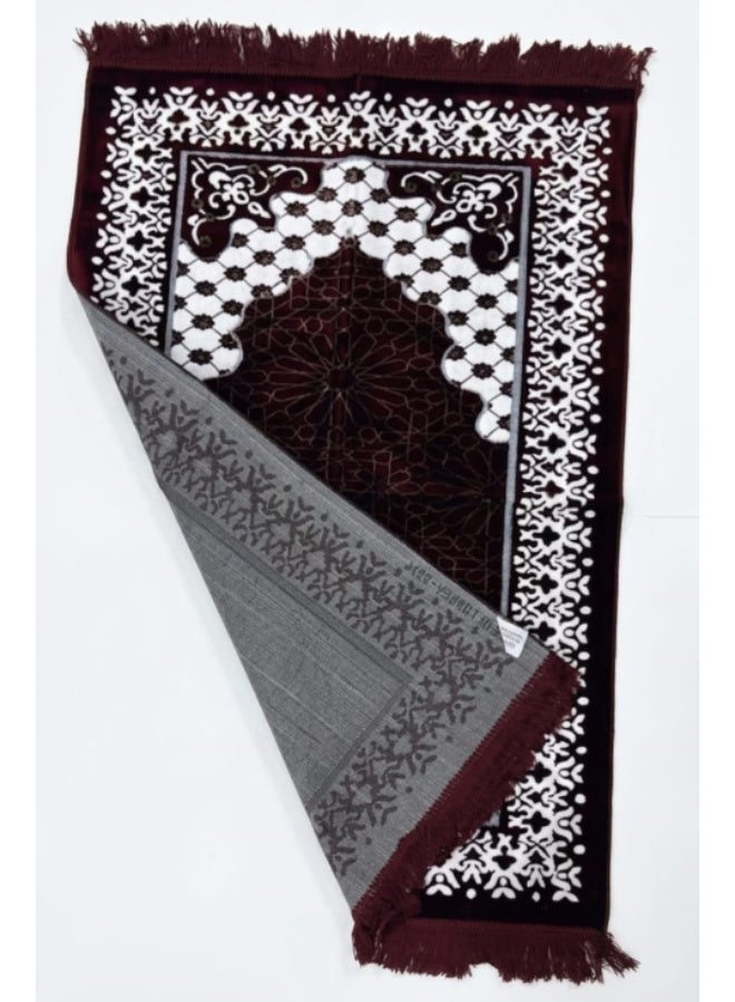 Luxurious embroidered prayer rug, Turkish made, size 80*120 cm - Image 1