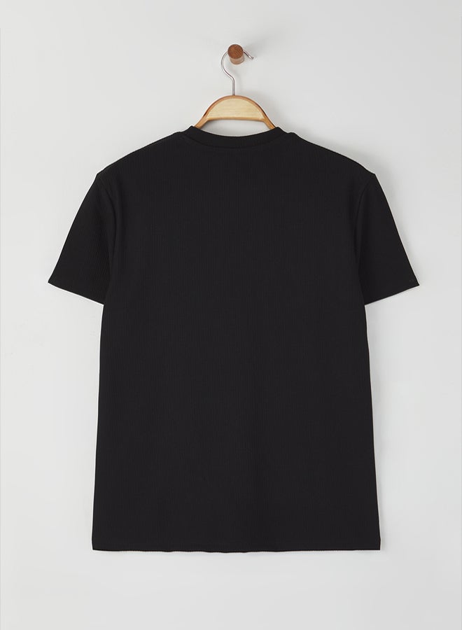 trendyol Black Regular Cut Textured T-Shirt with Label Detail - Image 2