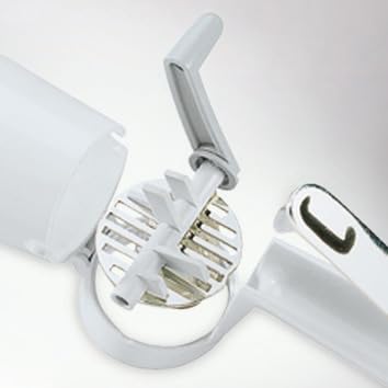 Leifheit Herb MillHerb GrinderHerb ChopperSpice Grinder for Fresh and Dried Herbs with Stainless Steel Insert - Image 3