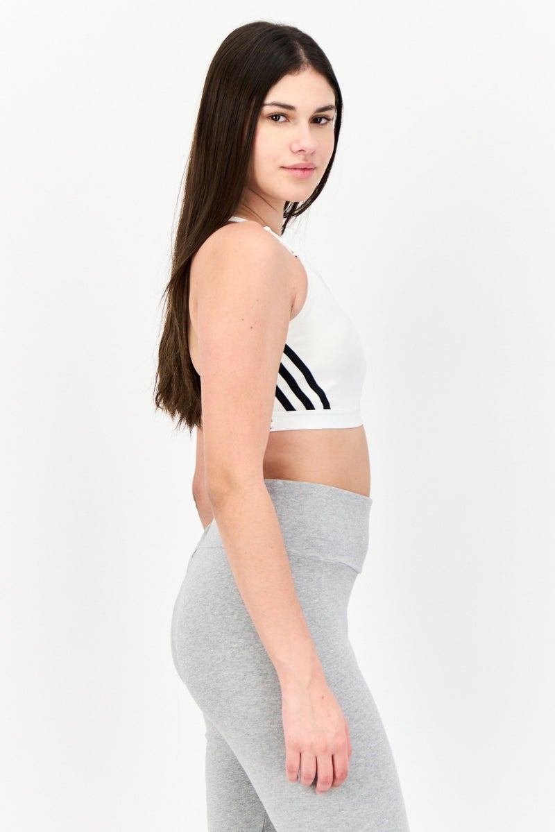Adidas حمالة صدر رياضية مبطنة بشعار العلامة التجارية للنساء، بيضاء - Image 2
