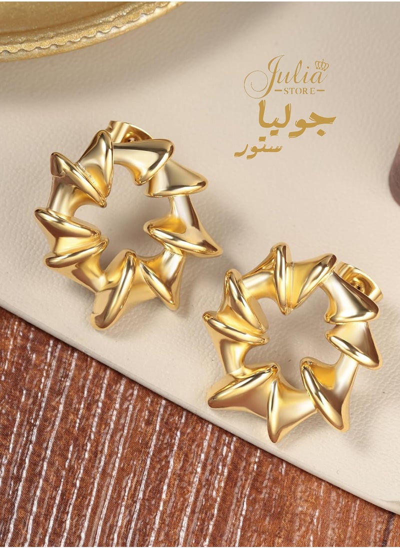 جوليا ستور أقراط ذهبية للنساء، أقراط دائرية سميكة على شكل زهرة حلزونية، أقراط سميكة غير منتظمة من الفولاذ المقاوم للصدأ مطلية بالذهب عيار 18 قيراطًا، مجوهرات خفيفة الوزن مضادة للحساسية  - Image 1