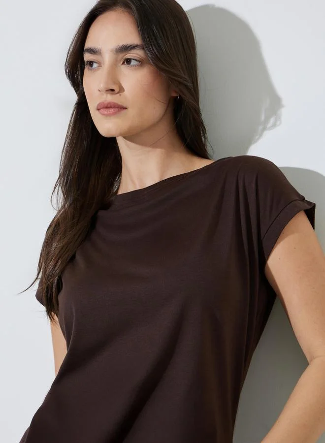 ستايلي Brown Solid Boat Neck Knitted T-Shirt