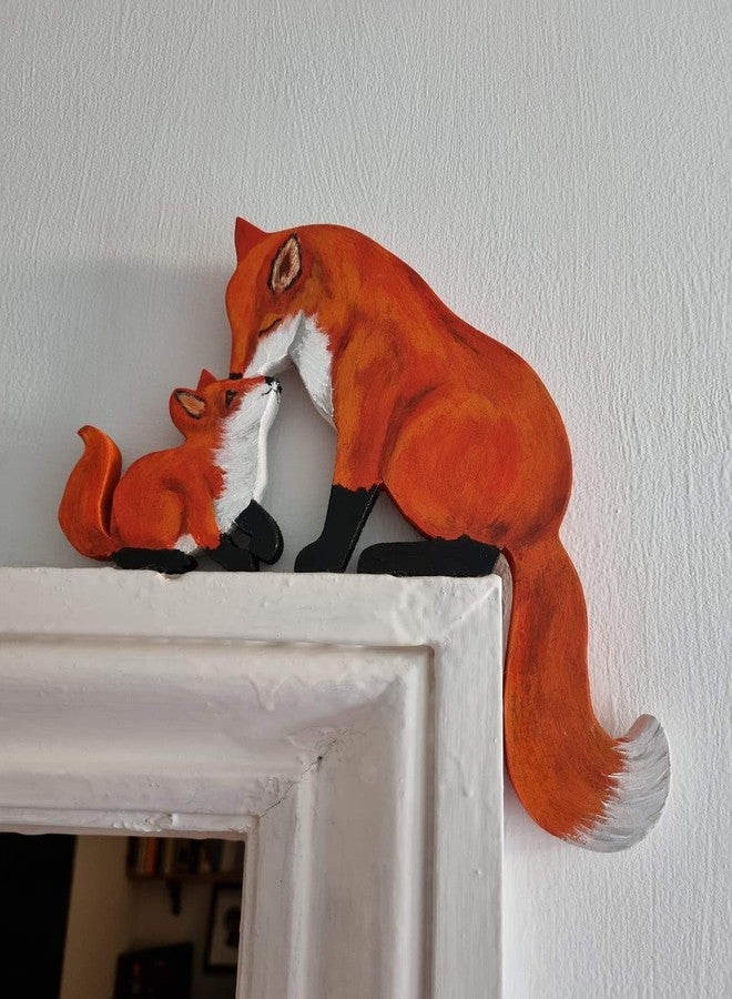 Sanmtang New Fox Statue Door Frame Decor Cute Mama and Baby Fox Door Topper Handcrafted Wood Decor Sign, Creative Animal Sculpture Wall Art Figurine Ornament for Garden Living Room Bedroom Office (1 / Set) - Image 2