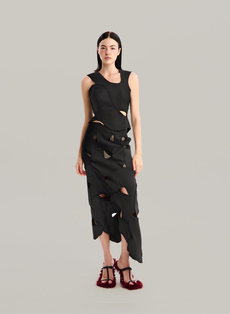 MUST HAVE • BLACK CUT-OUT LAYER TOP  - Image 1