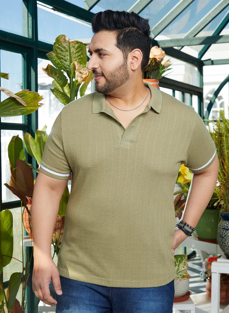 انستافاب بلس تيشيرت بولو رجالي مقاس كبير أخضر زيتوني بنقوش مريحة للارتداء اليومي
