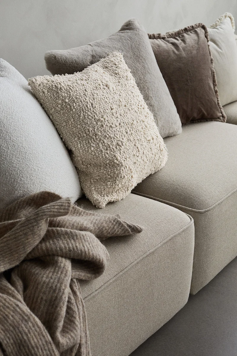 اتش اند ام Boucl cushion cover