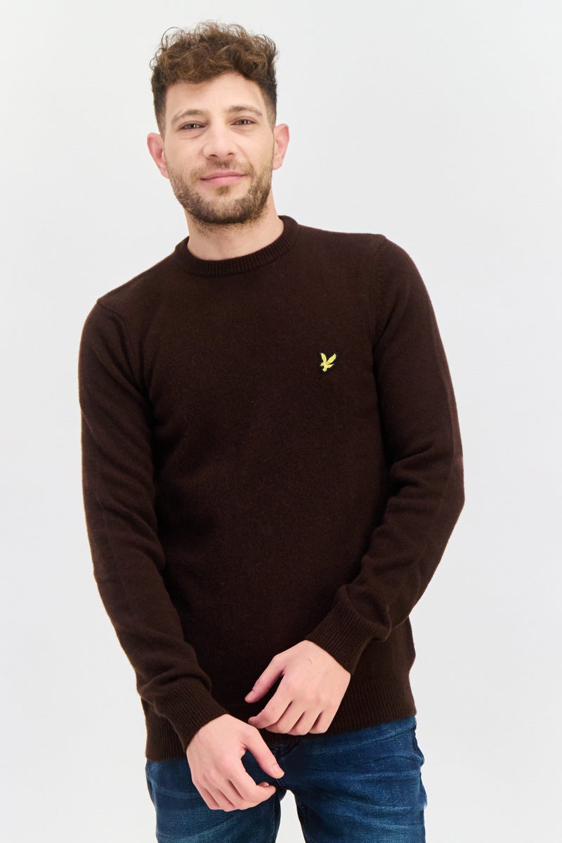 Lyle & Scott سويت شيرتات للرجال بياقة دائرية بشعار مميز، بني داكن - Image 1