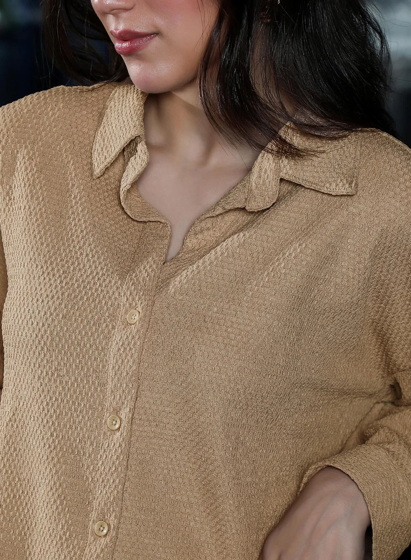 PINACOLADA  Women's Sand Beige Hive-Tactile Oversized Shirt | نساء | أكمام طويلة | سادة | طوق منتشر | كاجوال كبير الحجم | قميص for Women | Best Price UAE