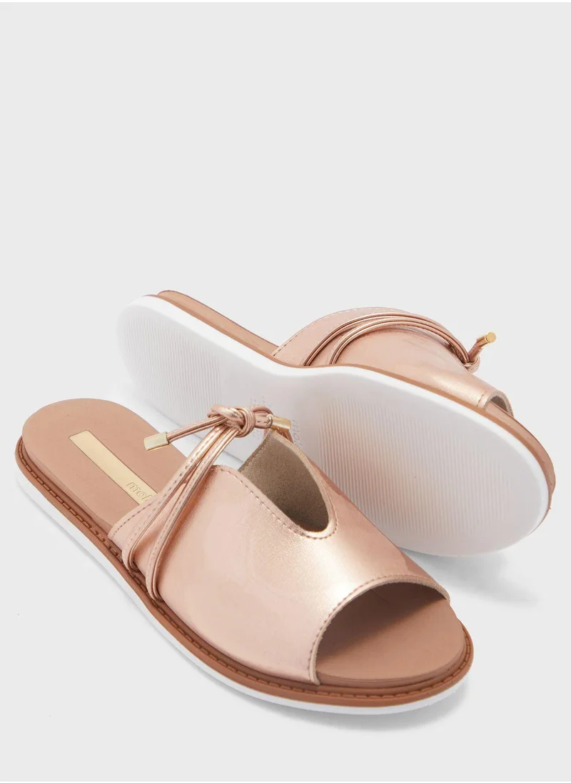 موليكا Sloan Multi Strap Flat Sandals