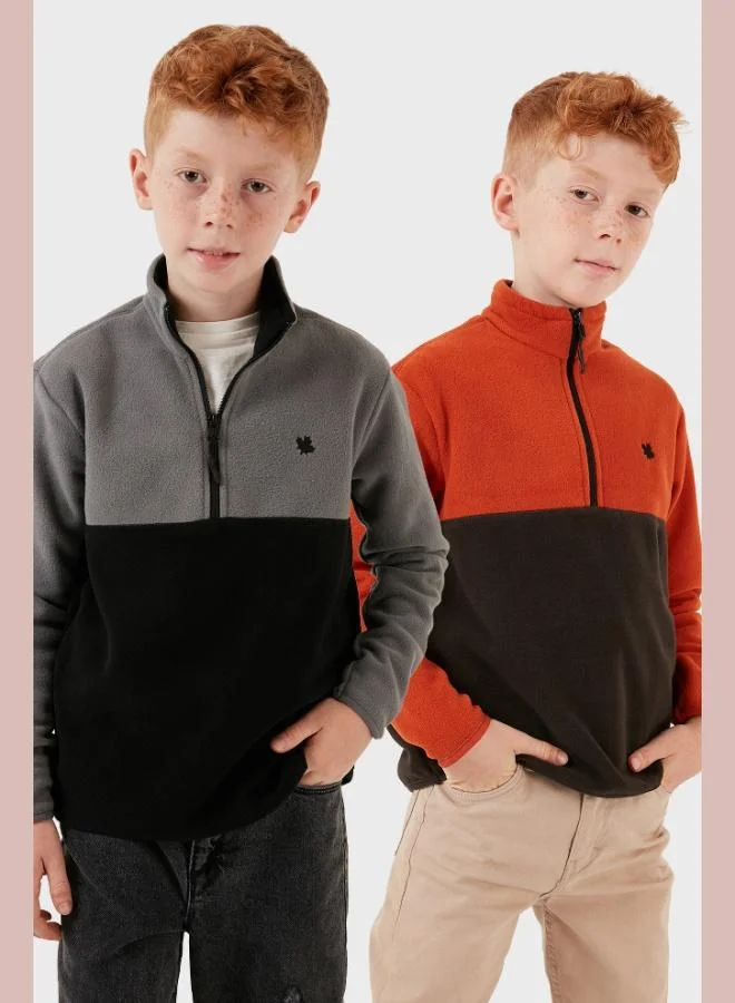 ليلا ليلا سويت شيرت قطعتين بسحاب نصي وياقة واقف