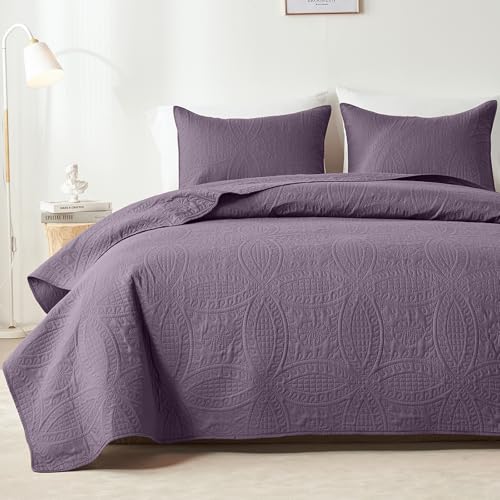 akkialla Grayish Purple King/Cal King Quilt Set, Ultrasonic Lightweight Bedspread Coverlet for Modern Minimalist Bedroom, Soft Microfiber Coin Pattern Bedding, 3-Piece (1 Quilt, 2 Pillow Shams) - Image 1