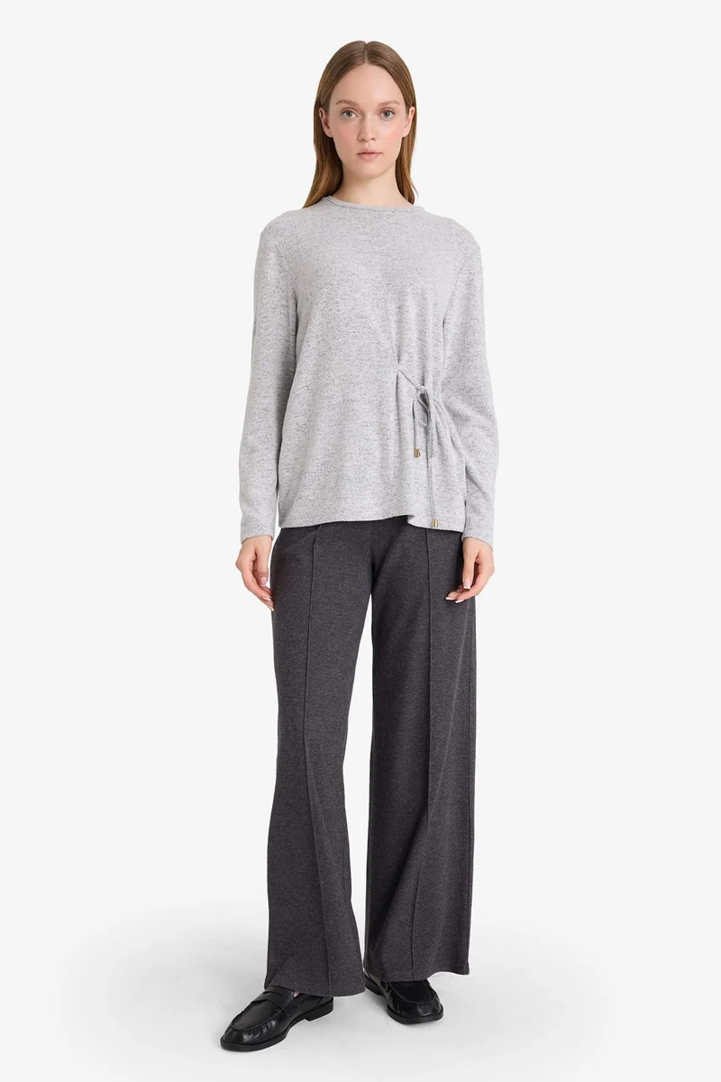 ديفاكتو Relax Fit Crew Neck Long Sleeve T-Shirt