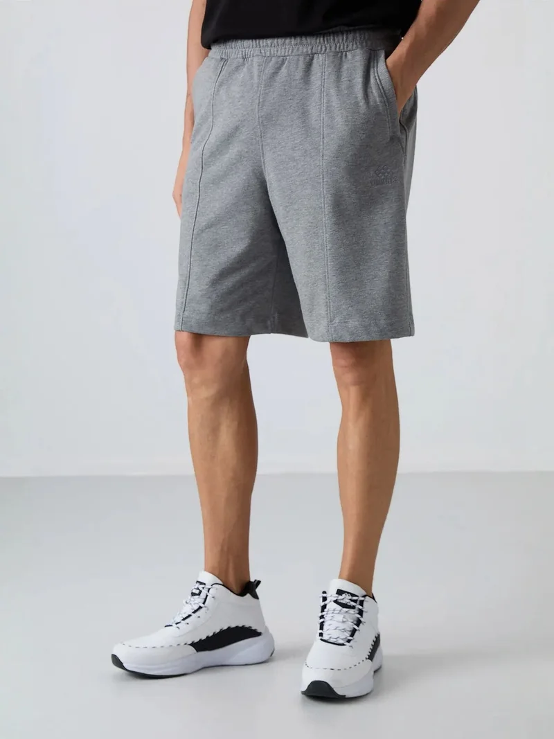 تومي لايف TOMMY Men's Knit Sweat Shorts
