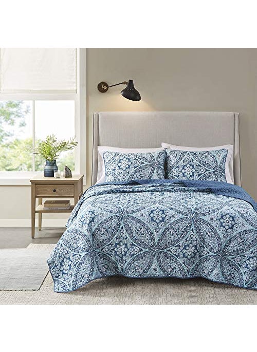 Comfort Spaces Comfort Spaces Reversible Quilt SetVermicelli Stitching Design All Season Lightweight Coverlet Bedspread Bedding Matching Shams FullQueen 90 in x 90 in Gloria Damask Aqua 3 Piece 