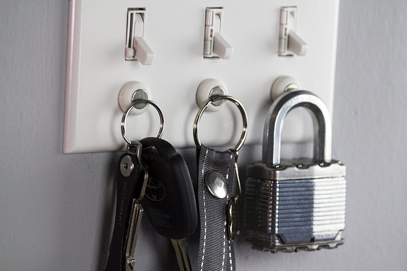 key smart KeySmart The KeyCatch Sticky by Â®: A Modern Magnetic Key Rack (3 Pack) - Image 2