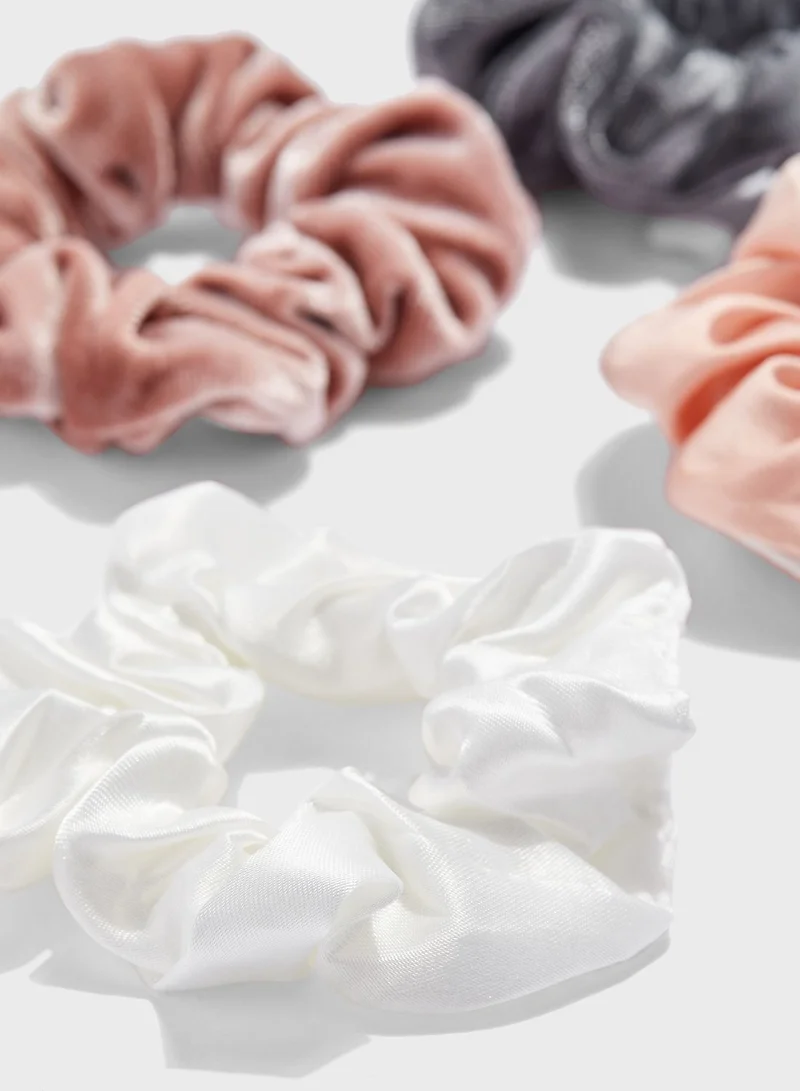 URBAN OUTFITTERS Days Of The Week Hair Tie Set