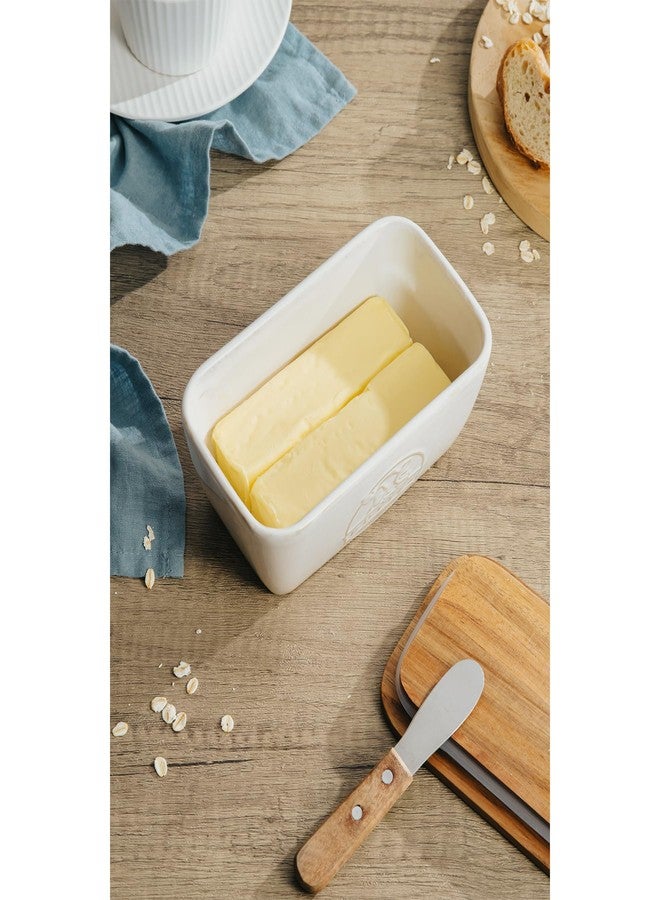 MIKIGEY طبق زبدة ميكيغي بغطاء لسطح الطاولة، حافظة زبدة سيراميك ريفية بغطاء من خشب الأكاسيا، وعاء زبدة كبير من البورسلين لتزيين المطبخ وإكسسواراته، لون أبيض كريمي - Image 5