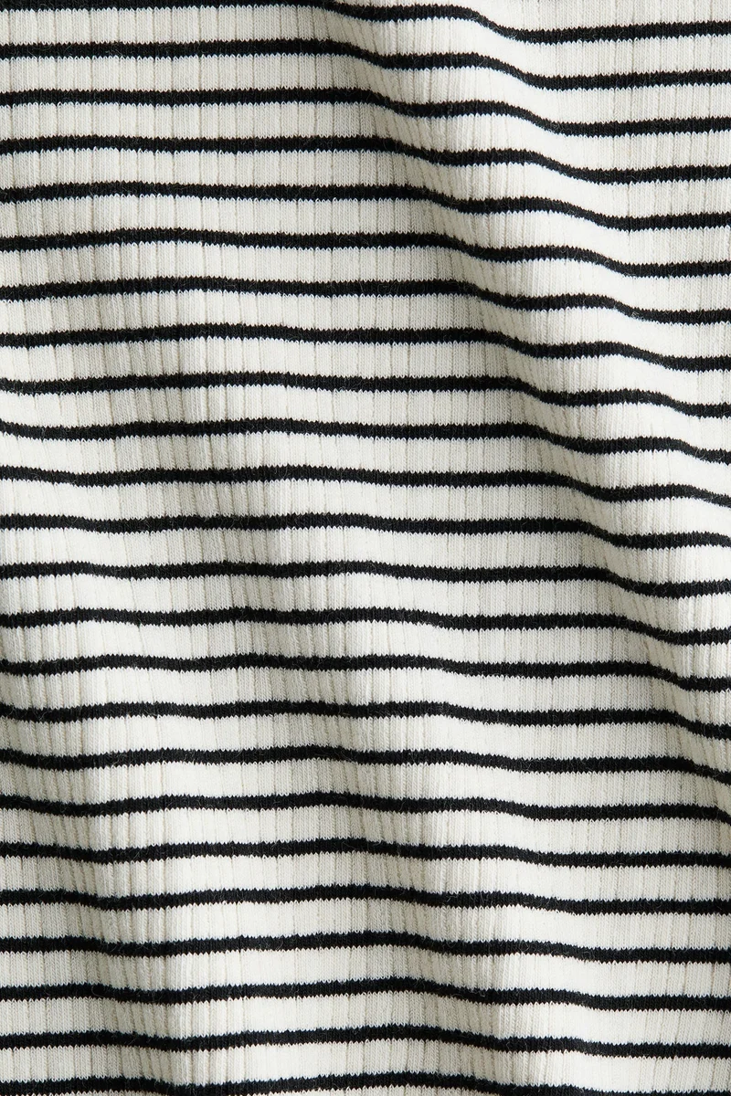 اتش اند ام بلوزة من القطن المرن