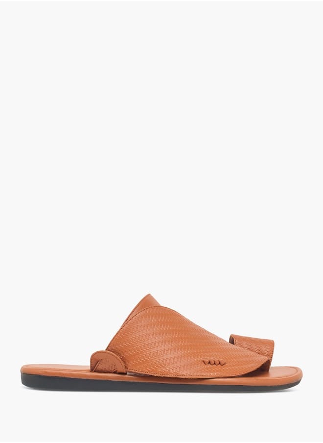 LBL by Shoexpress Men Textured Slip-On Arabic Sandals with Toe Loop Detail  - Image 2